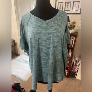 Womens plus athletic shirt, size 2X blue in color
